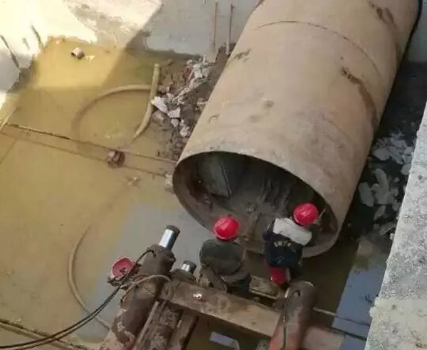 雨水管道非開挖頂管機施工價格多少錢一米?