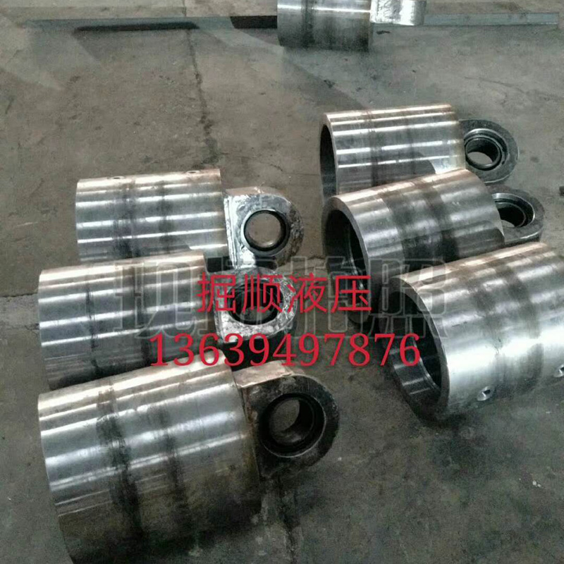 加班加點忙生產液壓泵、千斤頂，都是真材實料好質量