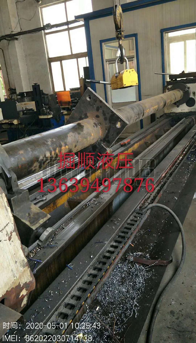 掘順機(jī)械公司五一節(jié)的禮品是生產(chǎn)橋梁千斤頂和頂管機(jī)千斤頂訂單