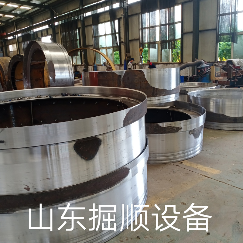 帶浙江客戶參觀中繼間廠家的生產(chǎn)車間 掘順機(jī)械盡顯過硬品質(zhì)