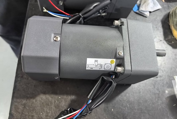 放線機電機減速機,6RK300GU-AF小型減速電機.jpg
