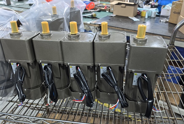 草料包膜機電機減速機,300W微型減速電機6IK300A-UMF.jpg